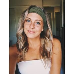 Meet your Posher, Caitlin